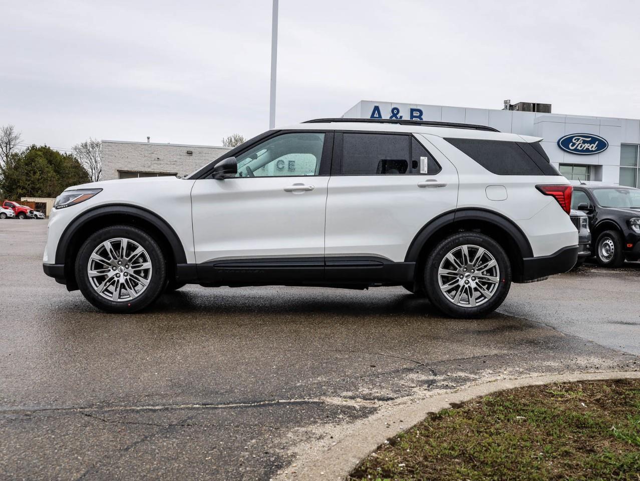 2026 Ford Explorer Active 4dr 4x4 Photo4