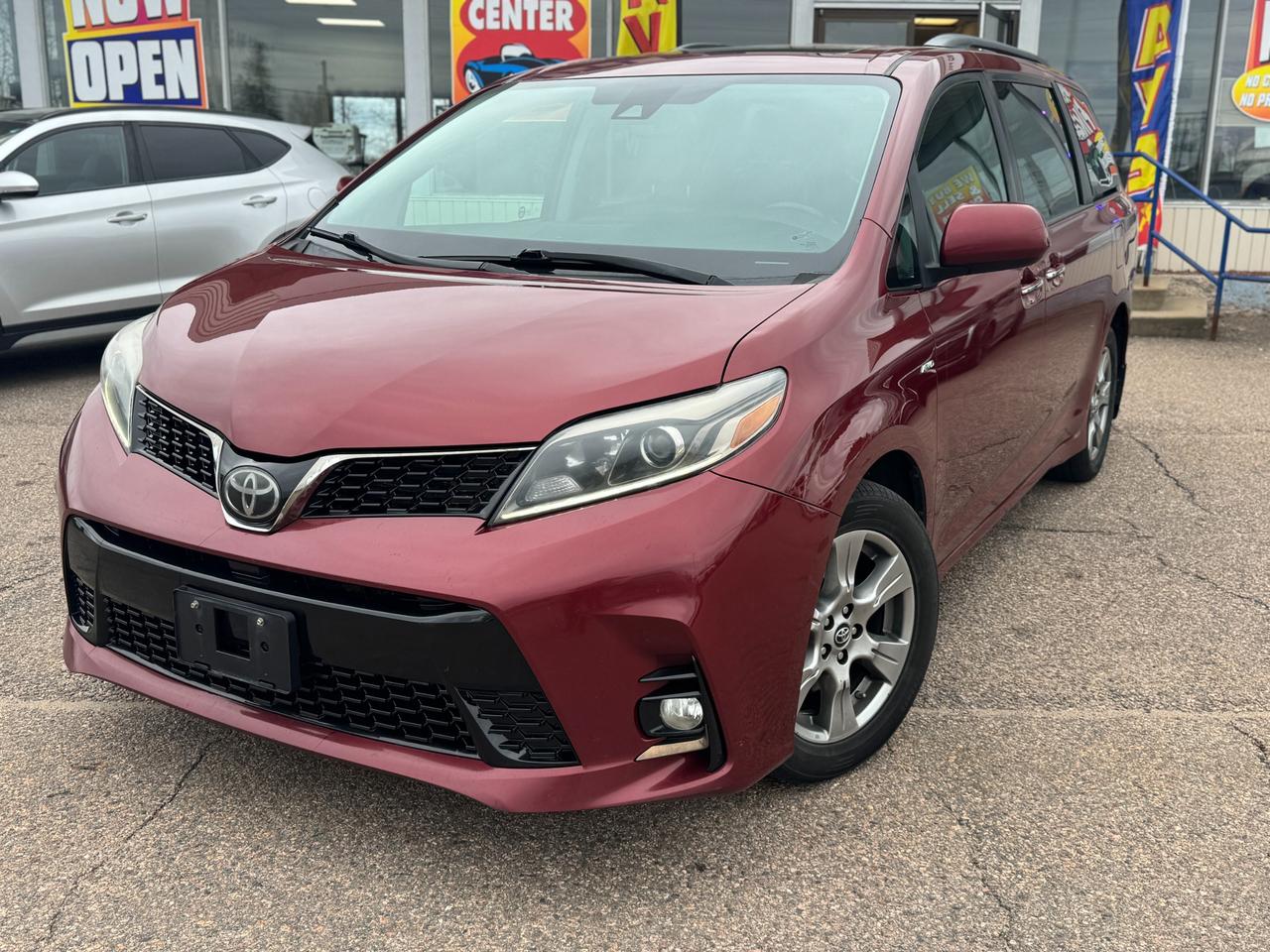 2019 Toyota Sienna SE 7-Passenger 4dr All-Wheel Drive Passenger Van Photo