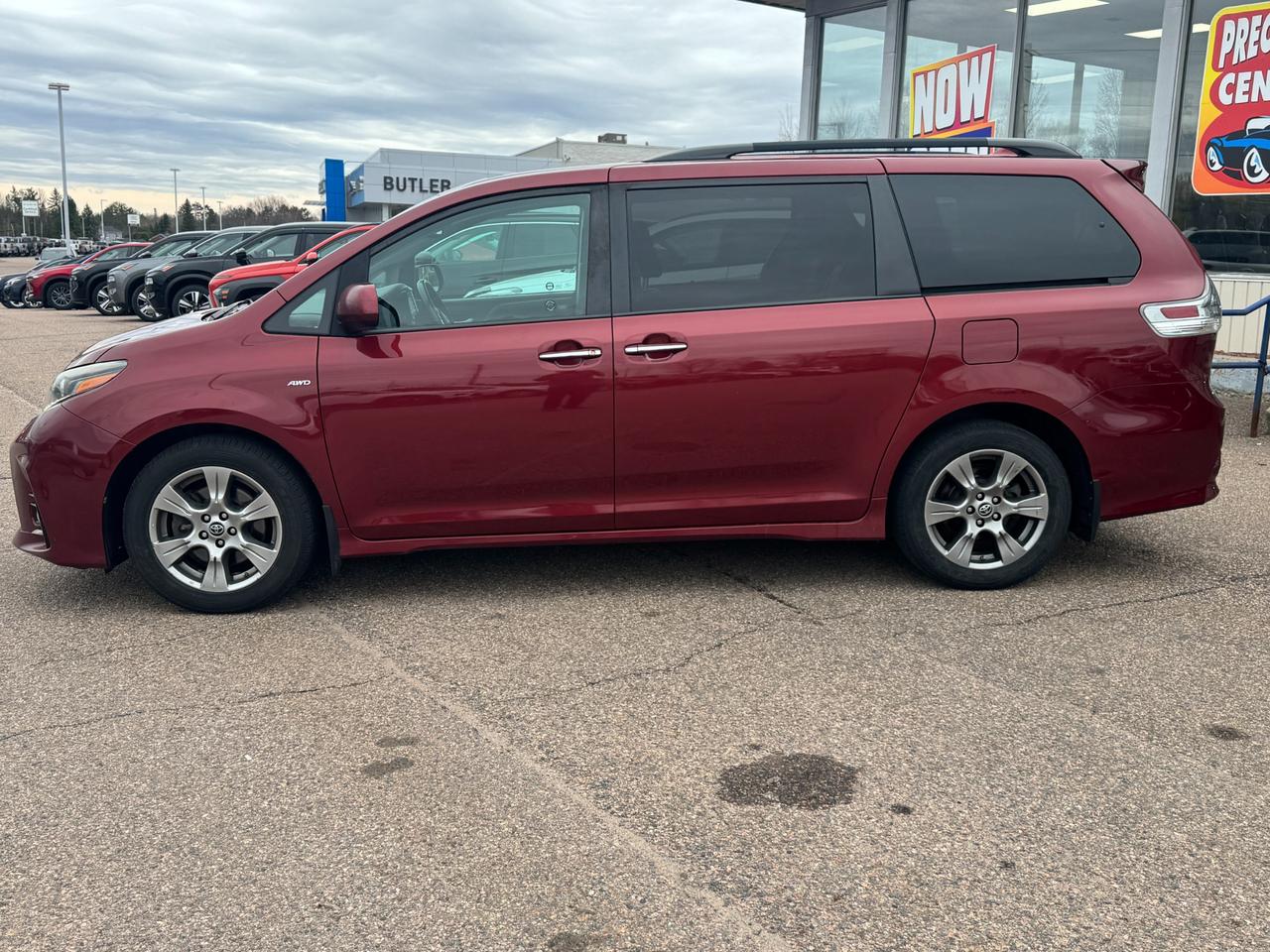 2019 Toyota Sienna SE 7-Passenger 4dr All-Wheel Drive Passenger Van Photo