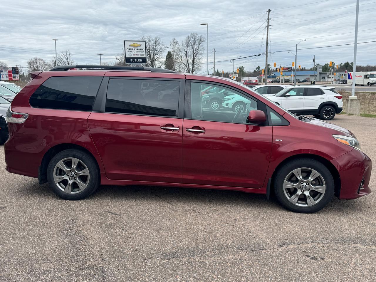 2019 Toyota Sienna SE 7-Passenger 4dr All-Wheel Drive Passenger Van Photo