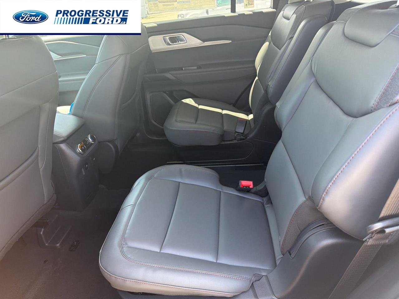 2026 Ford Explorer Active 4dr 4x4 Photo