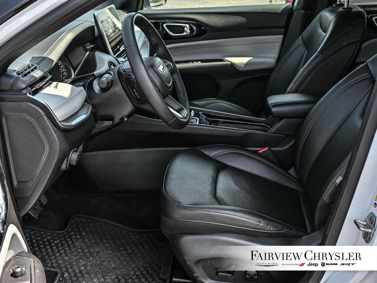 2024 Jeep Compass Limited CARPLAY   HEATED SEATS   DUAL CLIMATE CONT Photo