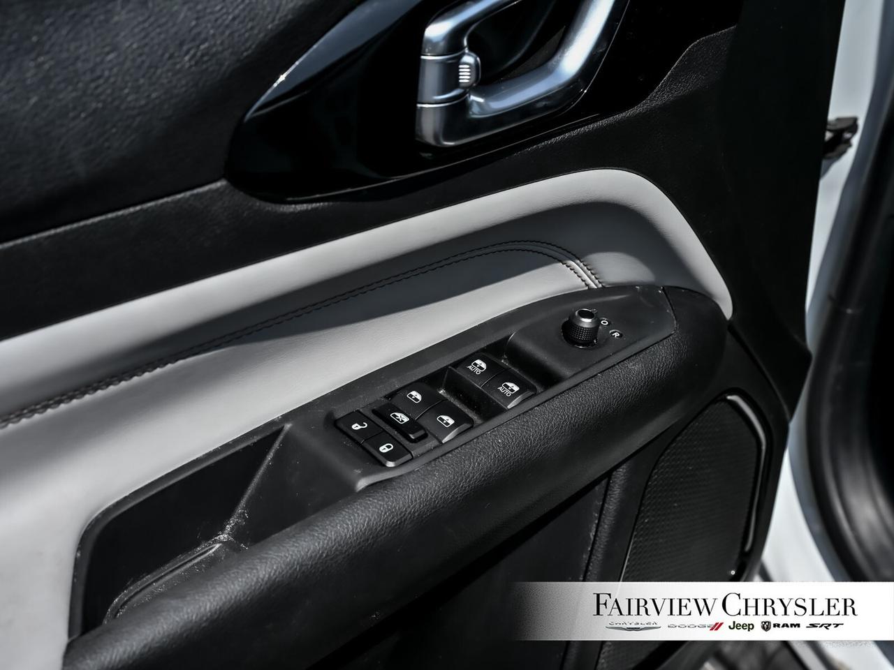 2024 Jeep Compass Limited CARPLAY   HEATED SEATS   DUAL CLIMATE CONT Photo