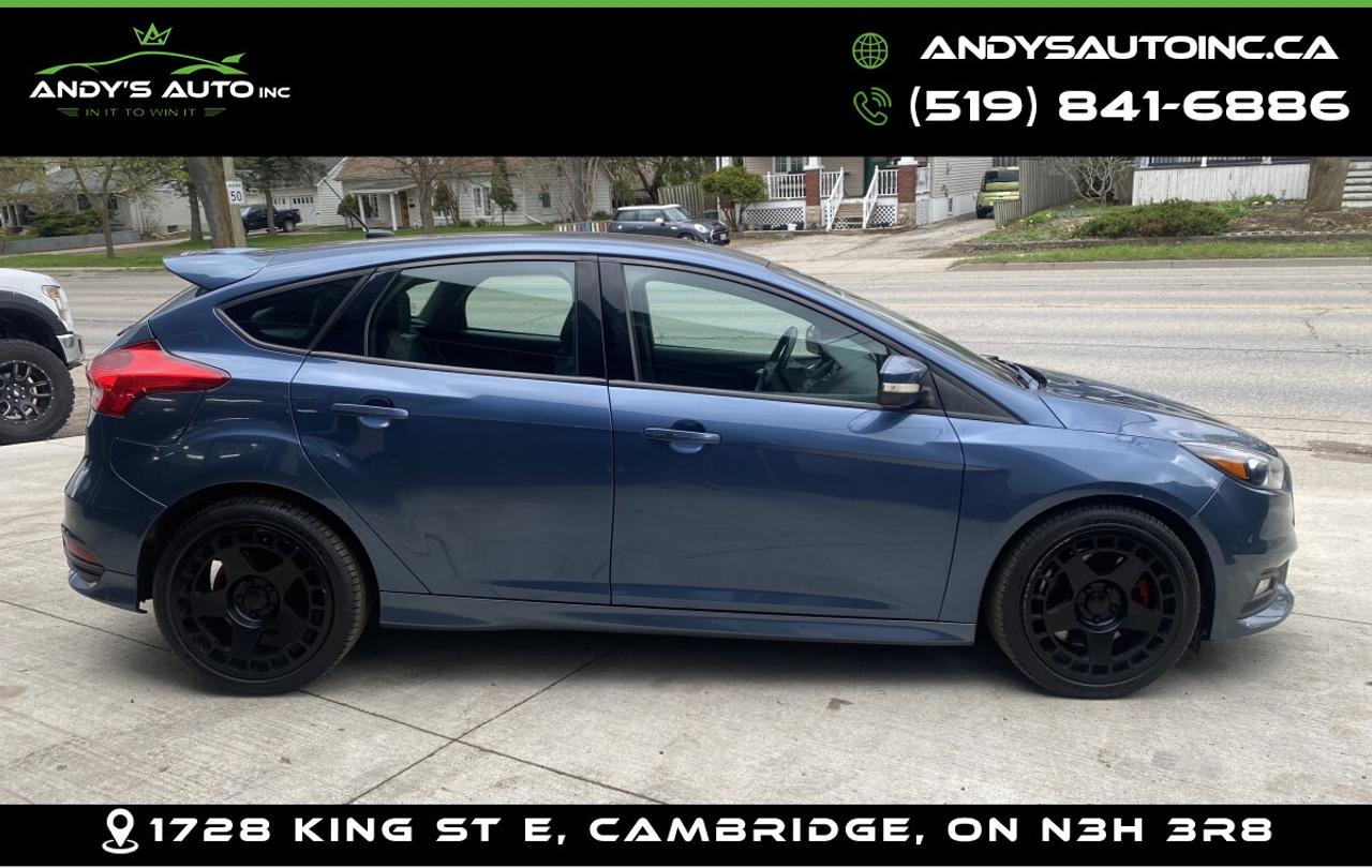 2018 Ford Focus ST ! LEATHER ! SUNROOF ! NAVIGATION ! NO ACCIDENTS Photo