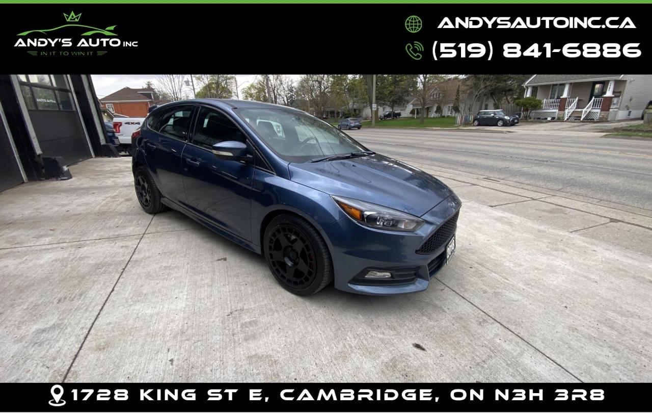 2018 Ford Focus ST ! LEATHER ! SUNROOF ! NAVIGATION ! NO ACCIDENTS Photo