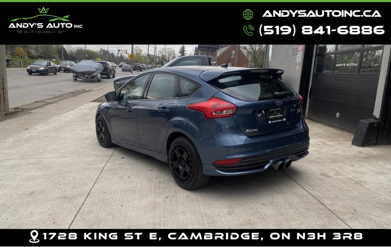2018 Ford Focus ST ! LEATHER ! SUNROOF ! NAVIGATION ! NO ACCIDENTS Photo