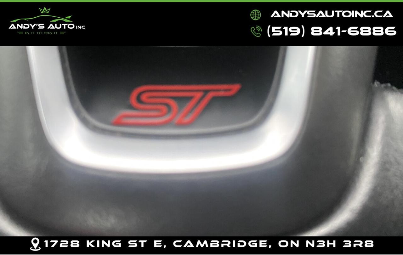 2018 Ford Focus ST ! LEATHER ! SUNROOF ! NAVIGATION ! NO ACCIDENTS Photo