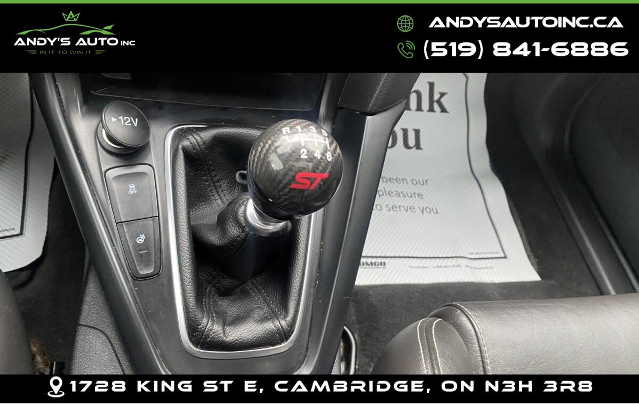 2018 Ford Focus ST ! LEATHER ! SUNROOF ! NAVIGATION ! NO ACCIDENTS Photo