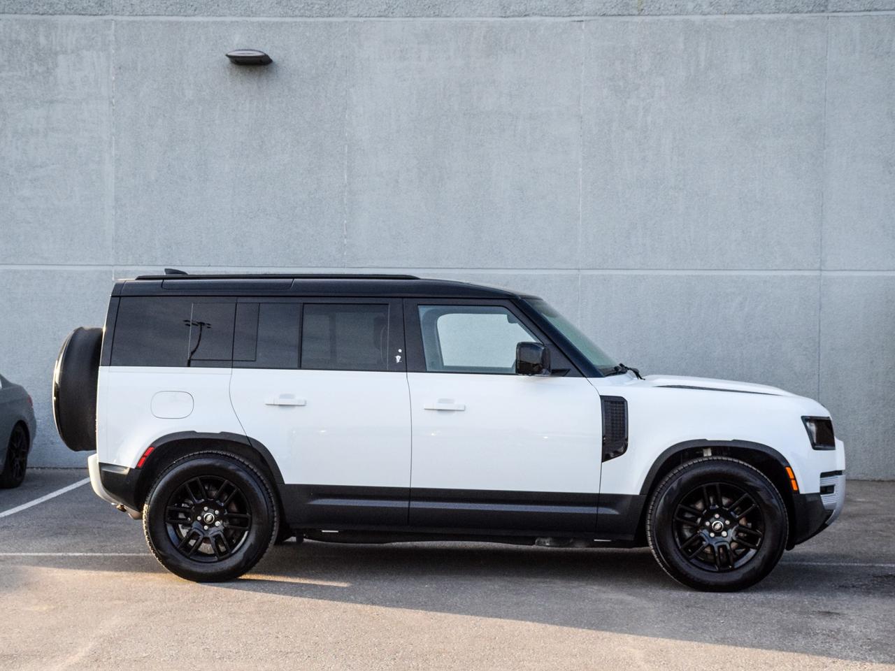 2025 Land Rover Defender S Photo