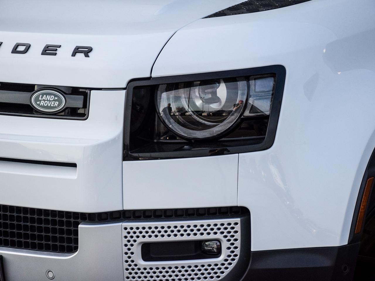 2025 Land Rover Defender S Photo