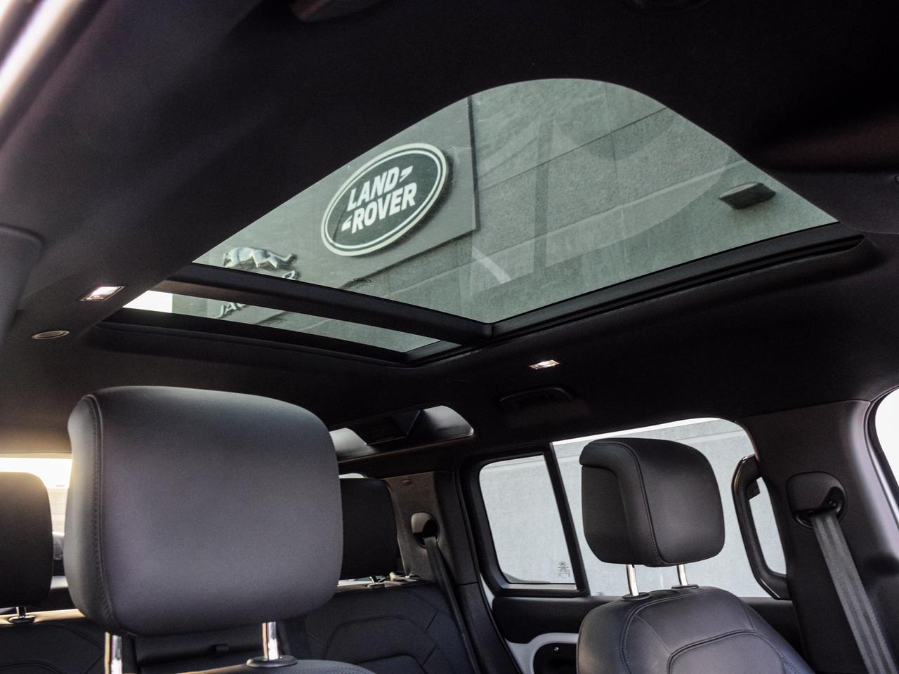 2025 Land Rover Defender S Photo