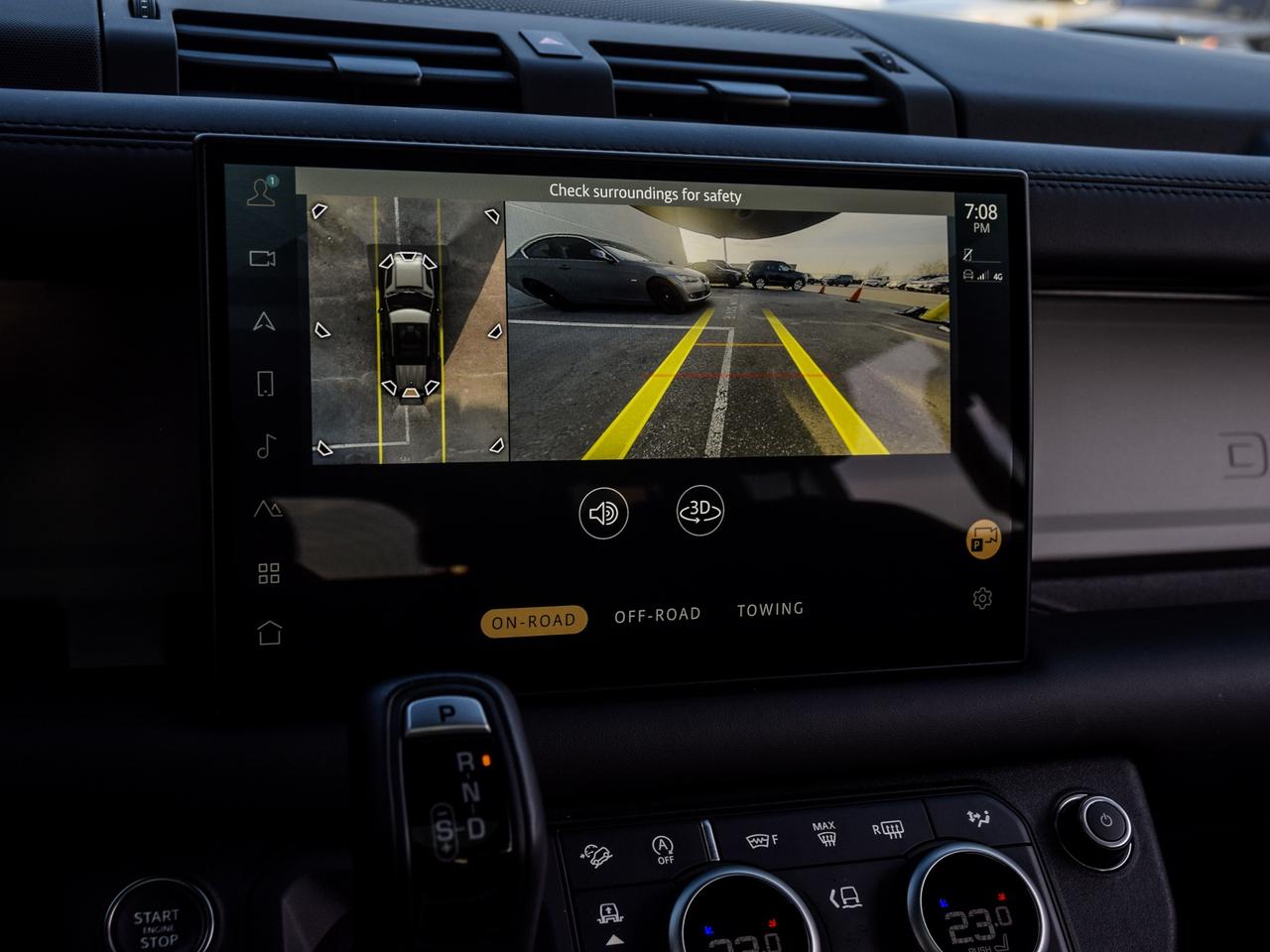2025 Land Rover Defender S Photo