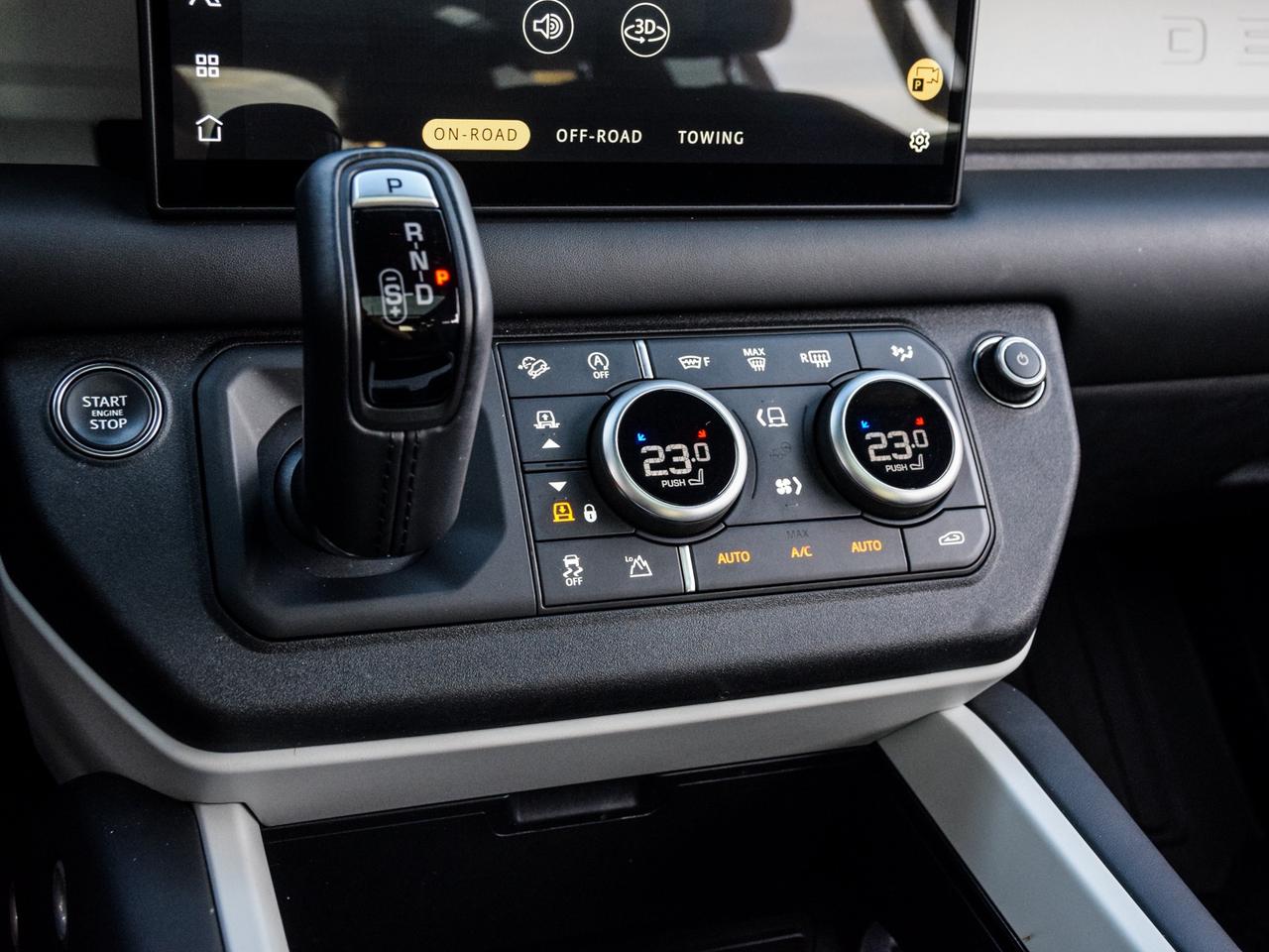 2025 Land Rover Defender S Photo
