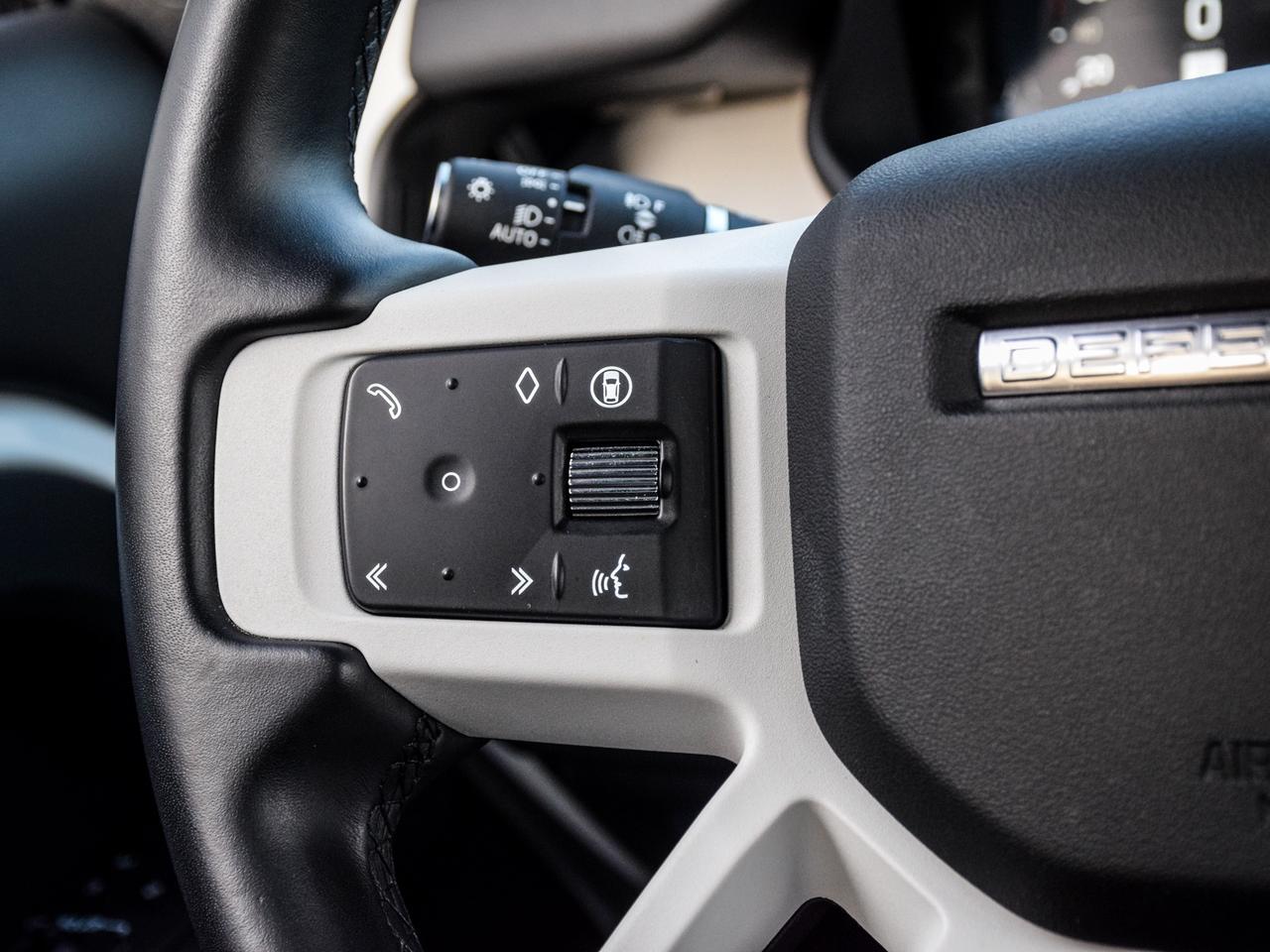 2025 Land Rover Defender S Photo