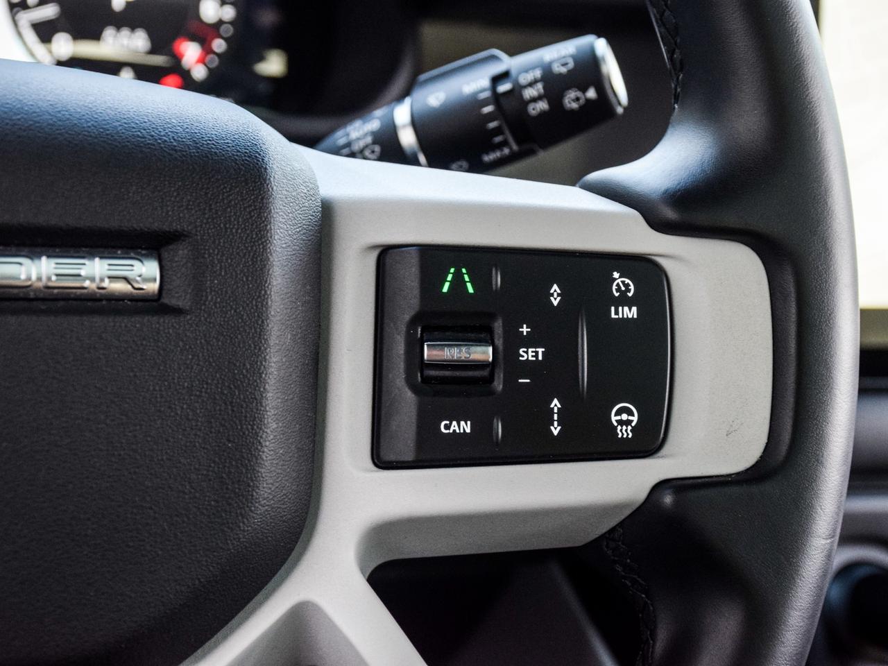 2025 Land Rover Defender S Photo