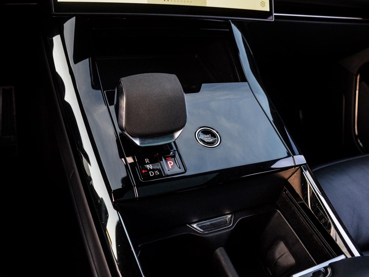 2024 Land Rover Range Rover Sport Dynamic HSE Photo