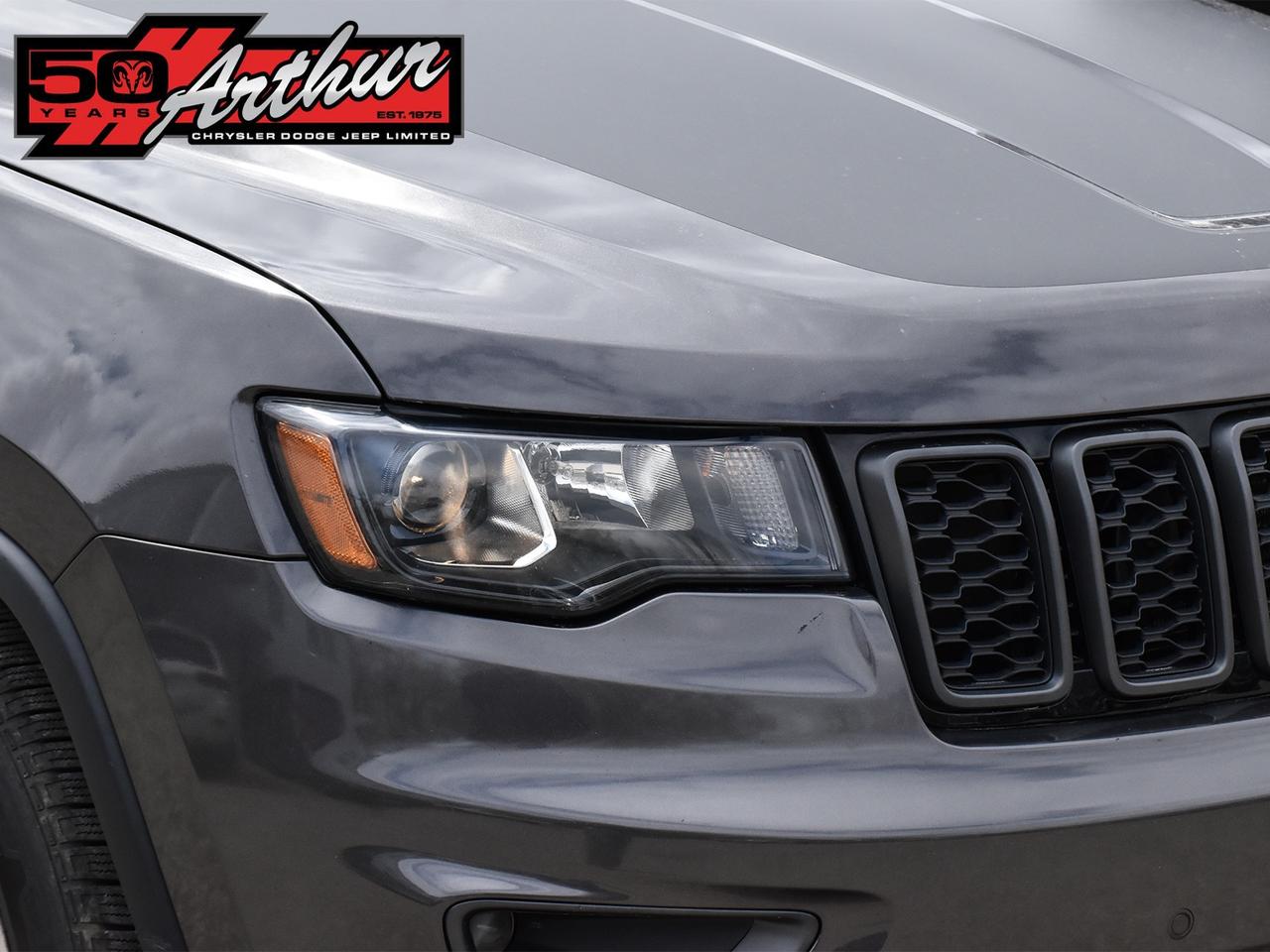 2018 Jeep Grand Cherokee TRAILHAWK 4X4 WITH A HEMI Photo