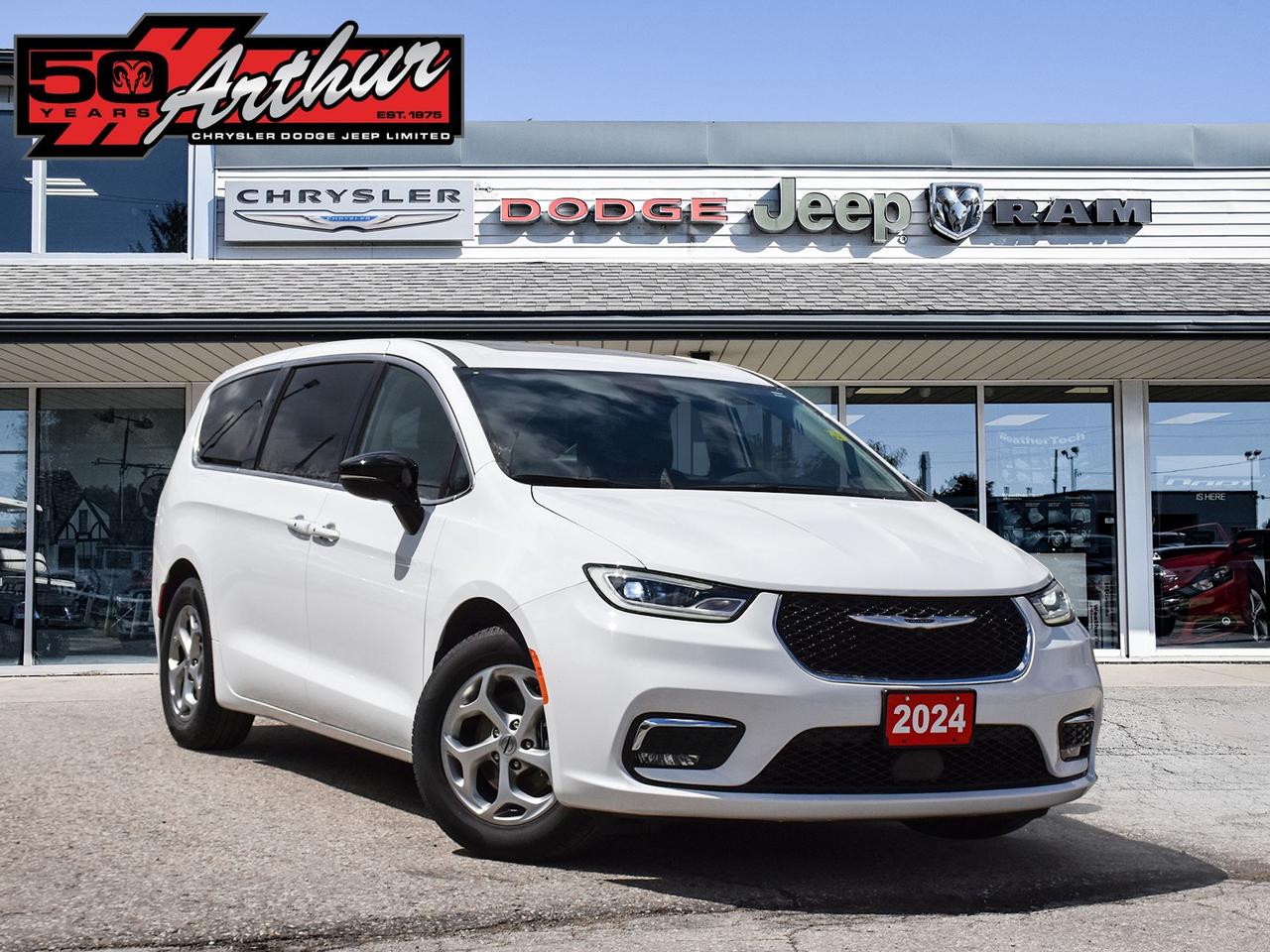 2024 Chrysler Pacifica Limited Photo0