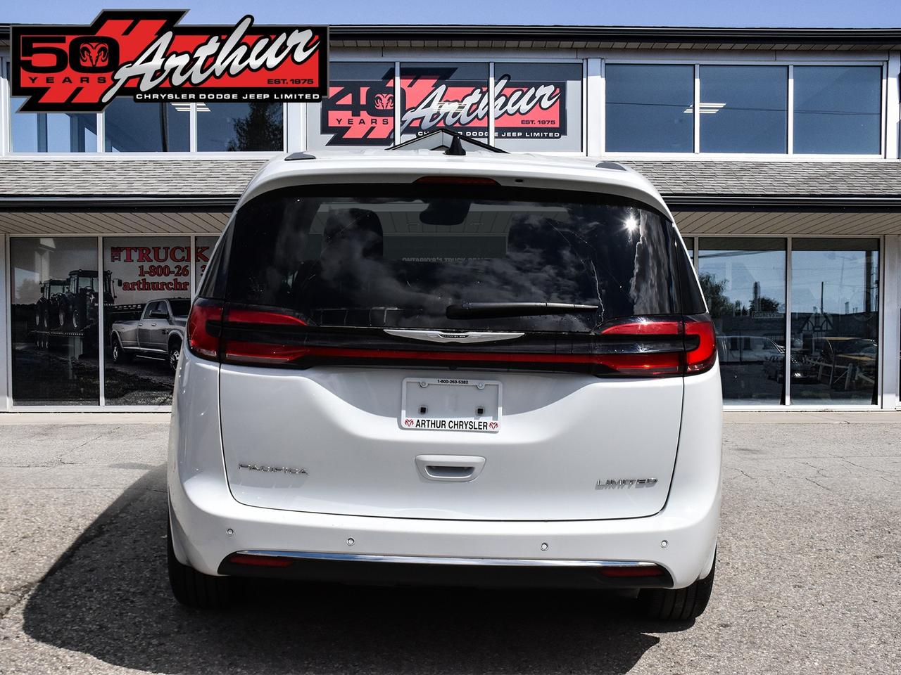 2024 Chrysler Pacifica Limited Photo4
