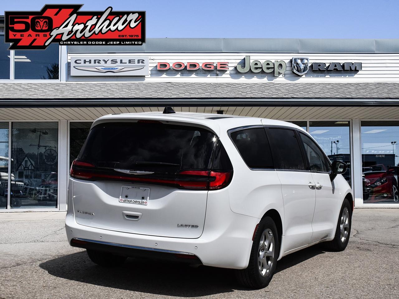 2024 Chrysler Pacifica Limited Photo