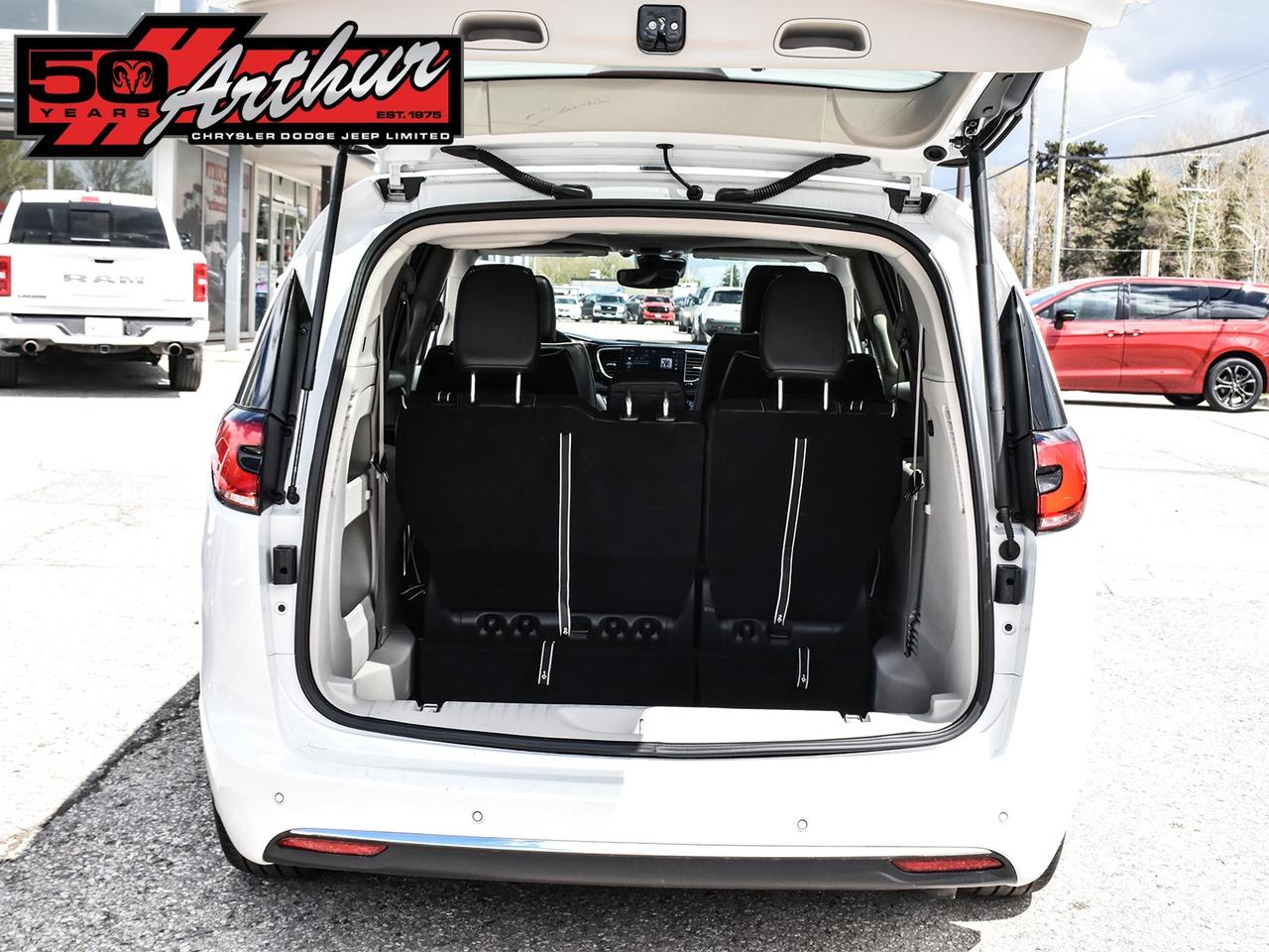 2024 Chrysler Pacifica Limited Photo