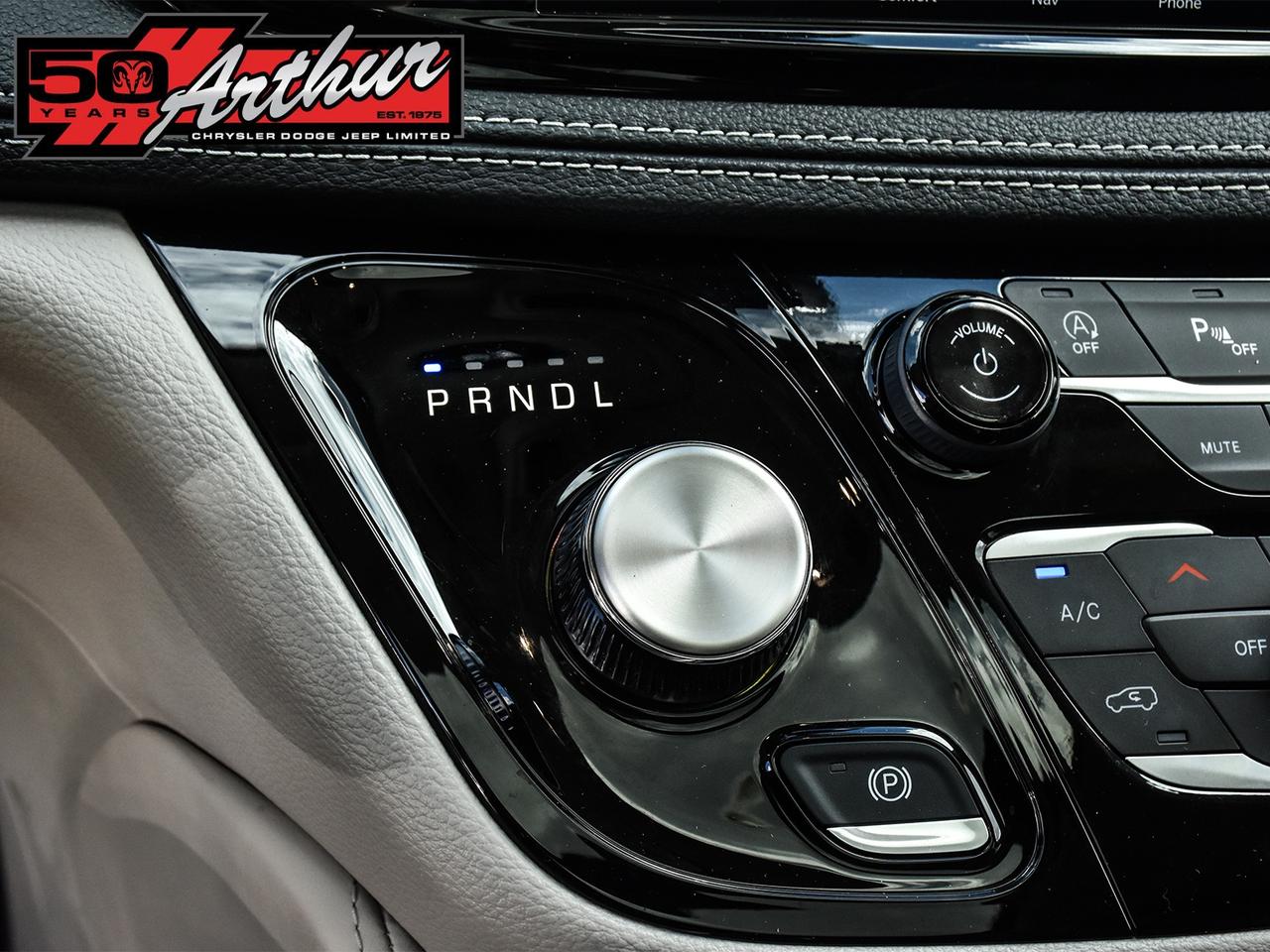 2024 Chrysler Pacifica Limited Photo