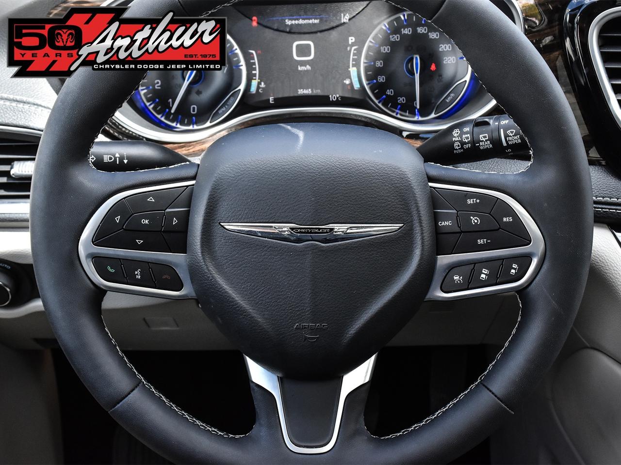 2024 Chrysler Pacifica Limited Photo