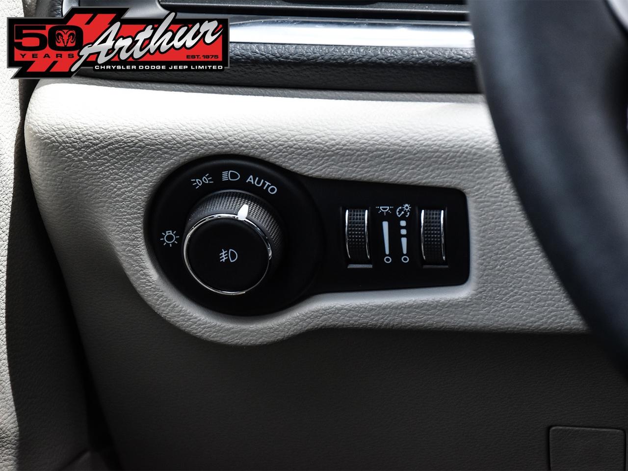 2024 Chrysler Pacifica Limited Photo