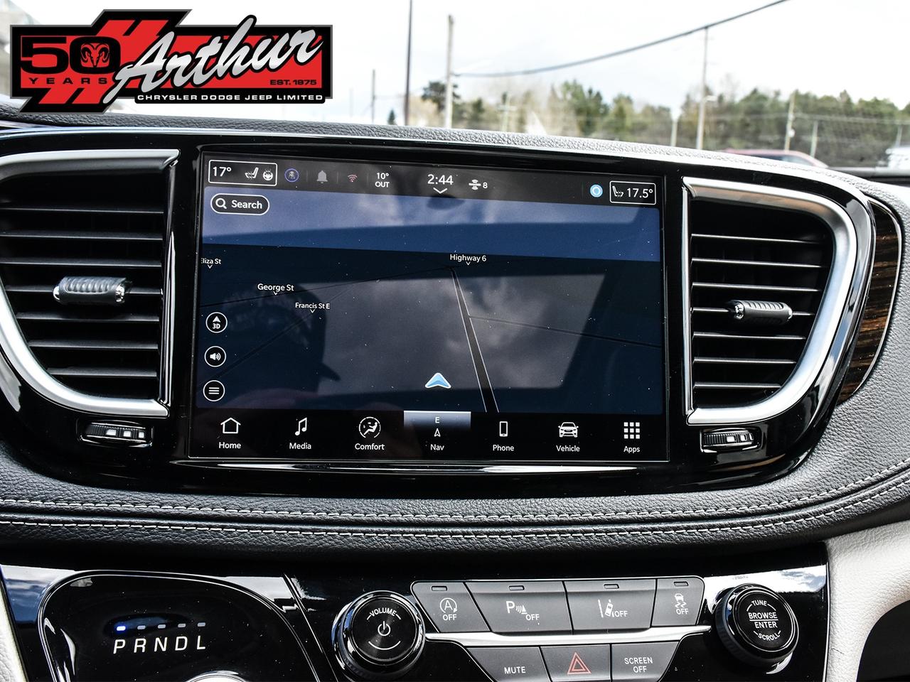 2024 Chrysler Pacifica Limited Photo