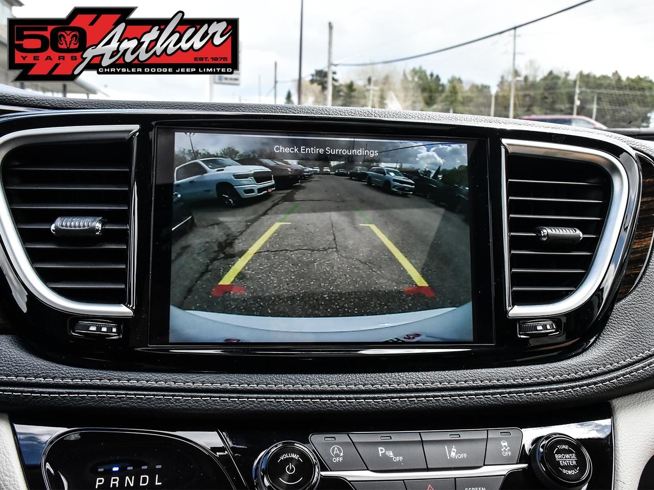 2024 Chrysler Pacifica Limited Photo