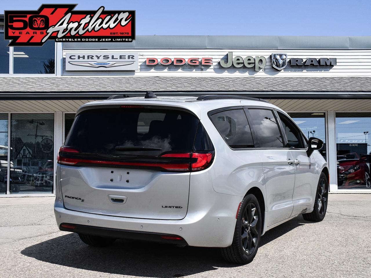 2024 Chrysler Pacifica LIMITED S APPEARANCE WITH DVD Photo