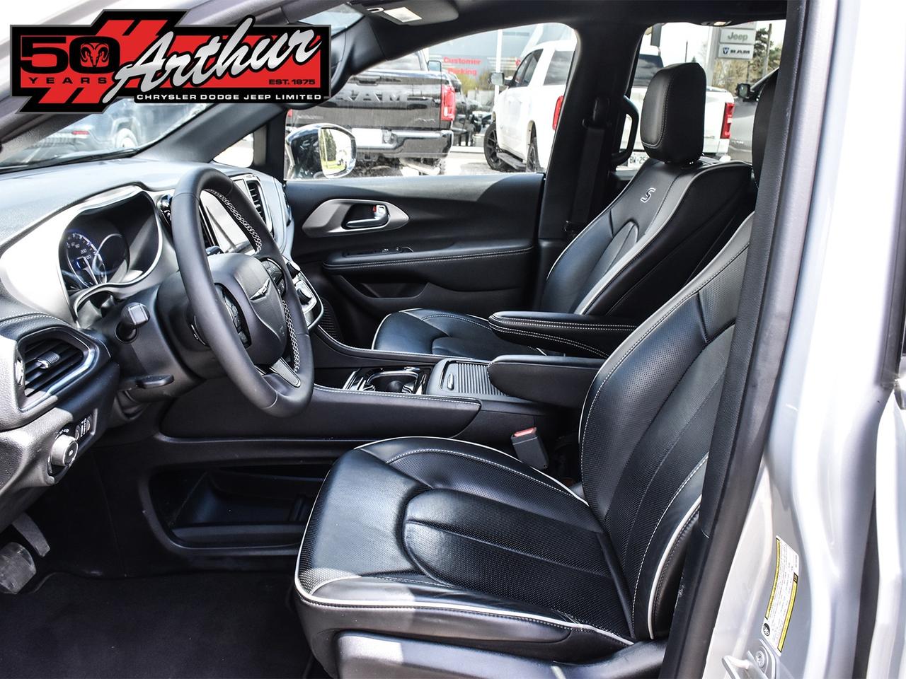 2024 Chrysler Pacifica LIMITED S APPEARANCE WITH DVD Photo