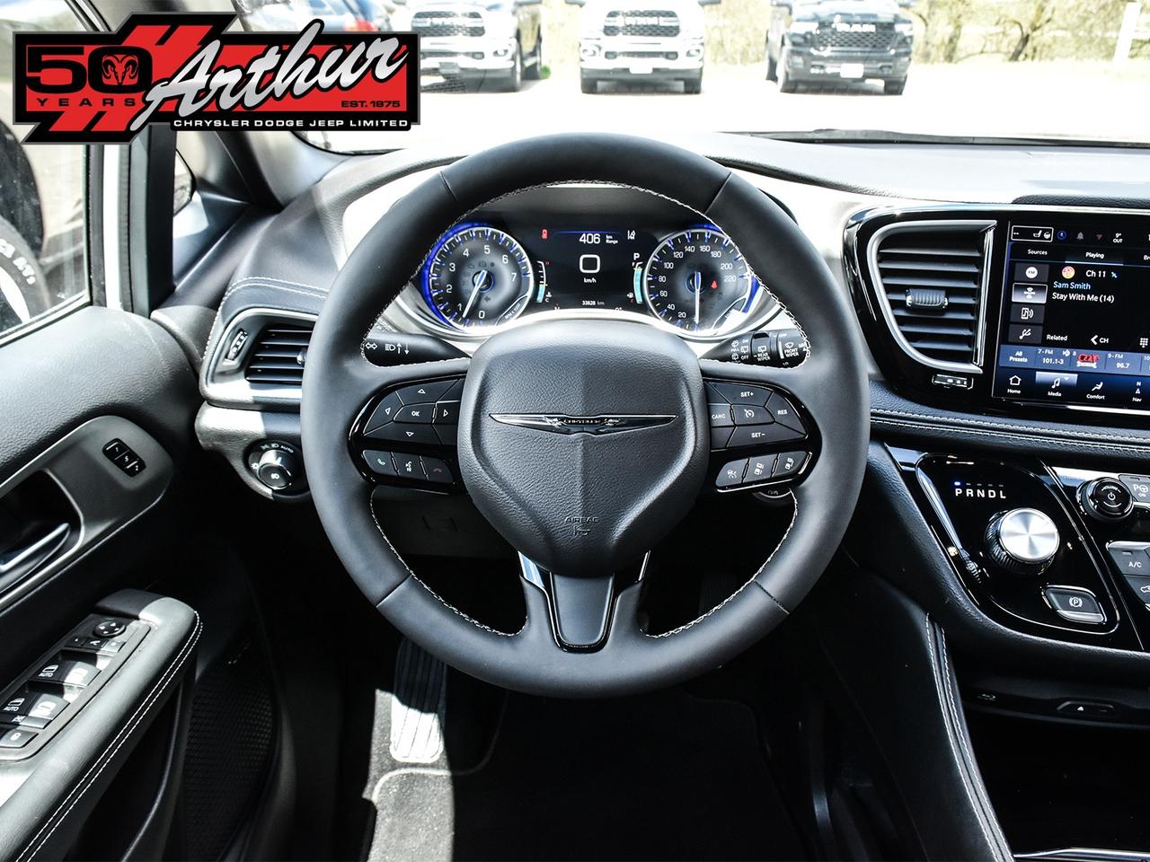 2024 Chrysler Pacifica LIMITED S APPEARANCE WITH DVD Photo
