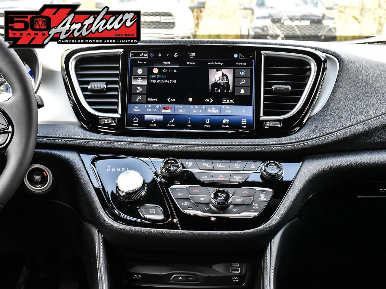 2024 Chrysler Pacifica LIMITED S APPEARANCE WITH DVD Photo