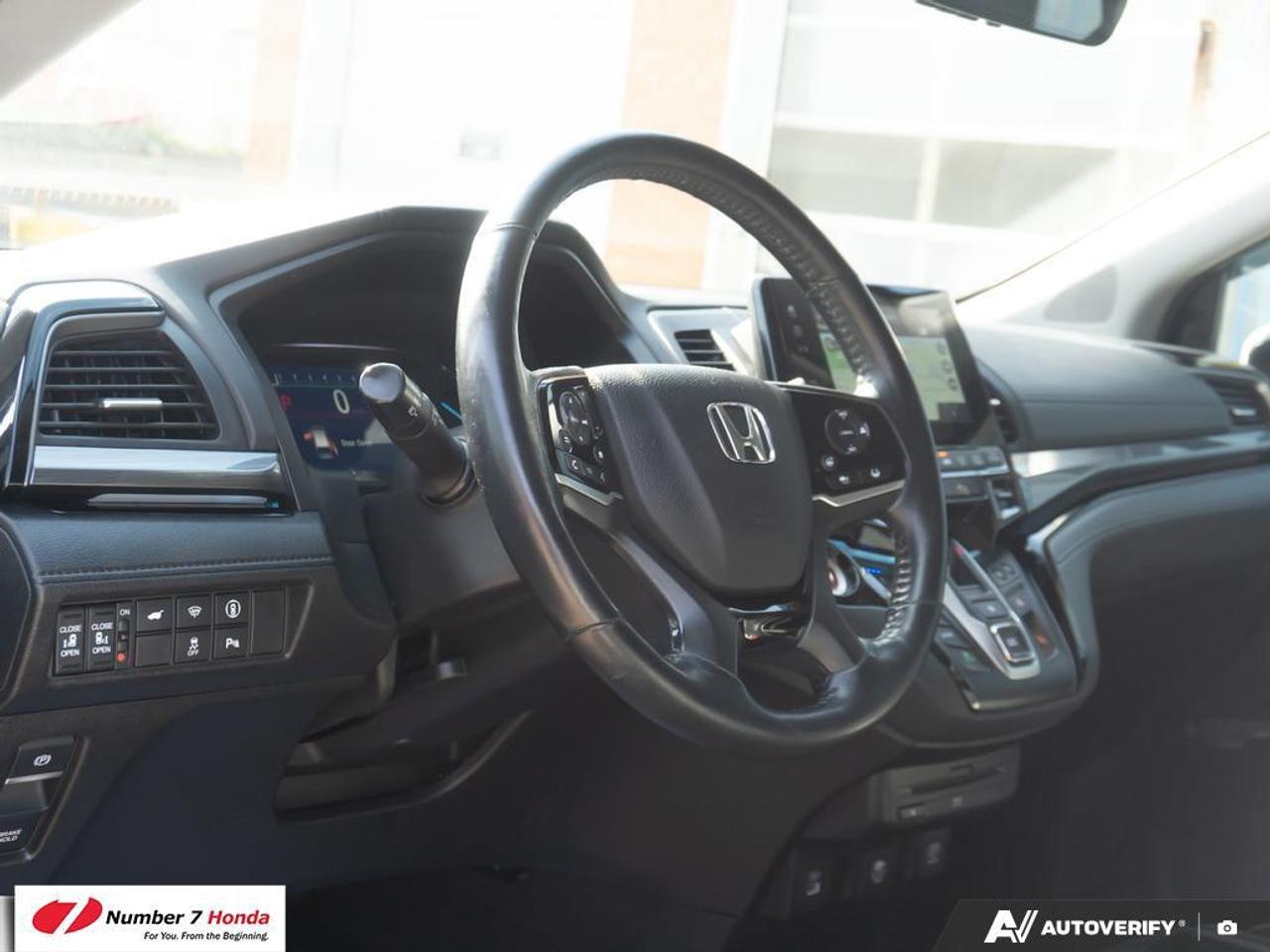 2022 Honda Odyssey Touring *NO REPORTED ACCIDENTS*ONE OWNER* Photo