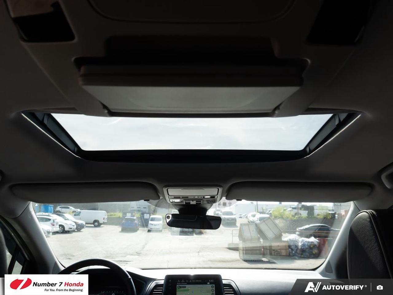 2022 Honda Odyssey Touring *NO REPORTED ACCIDENTS*ONE OWNER* Photo