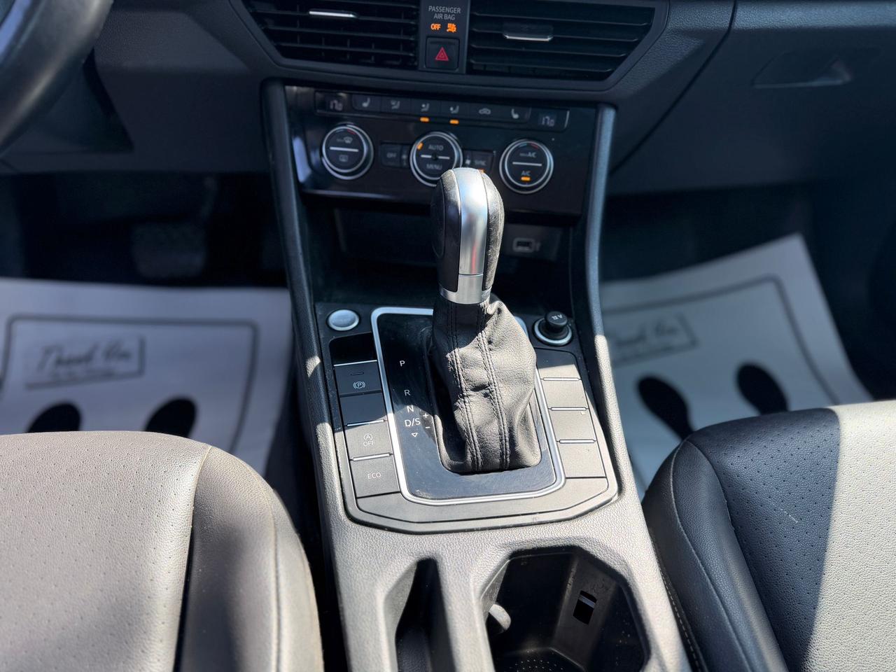 2019 Volkswagen Jetta SEL Photo