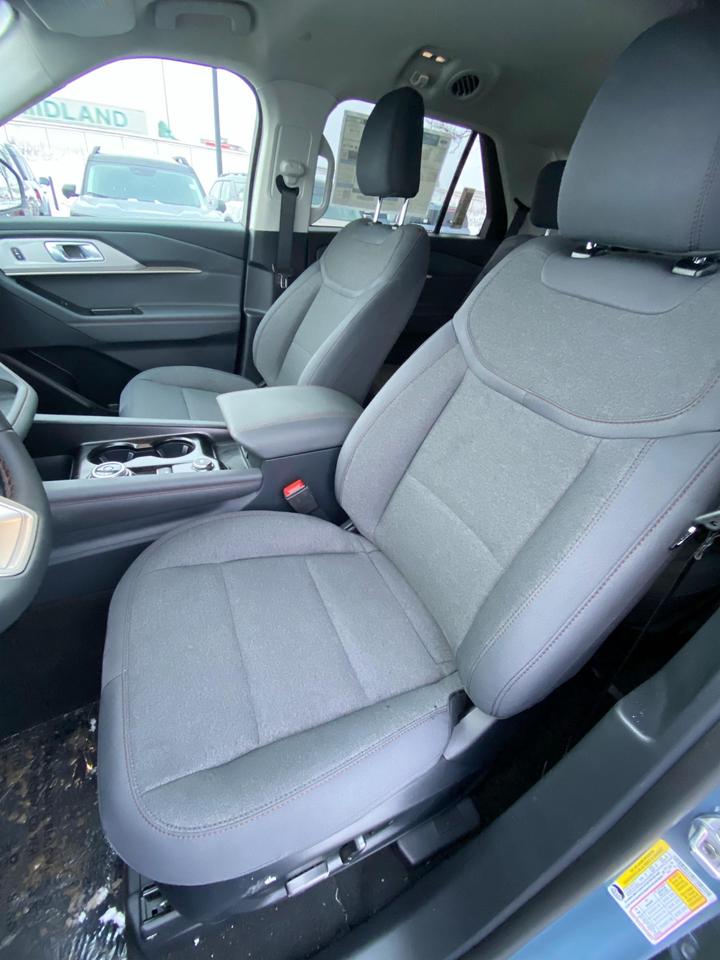 2026 Ford Explorer Active 4dr 4x4 Photo