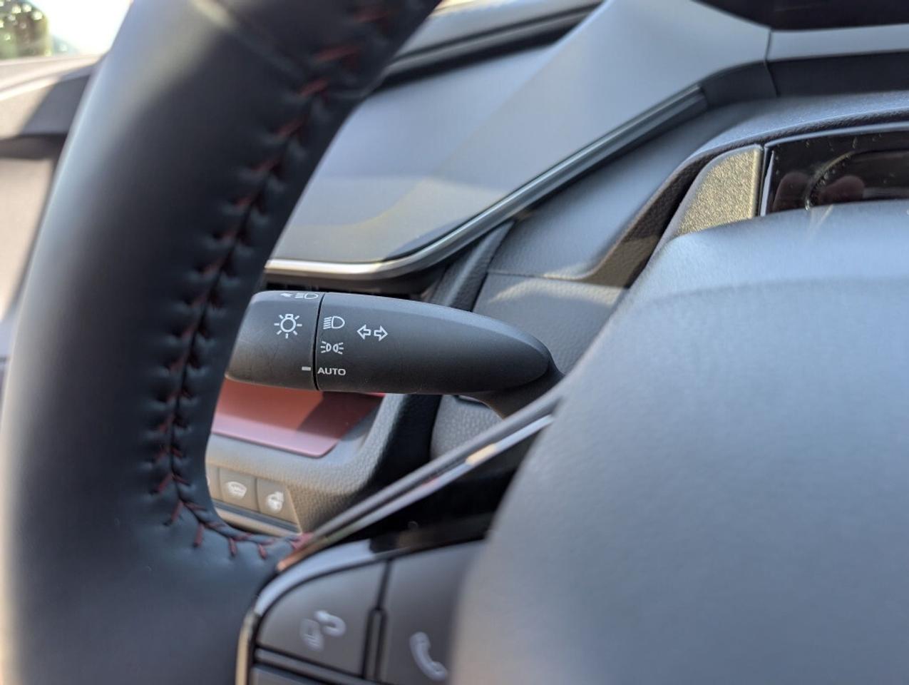 2025 Toyota Prius XSE Photo