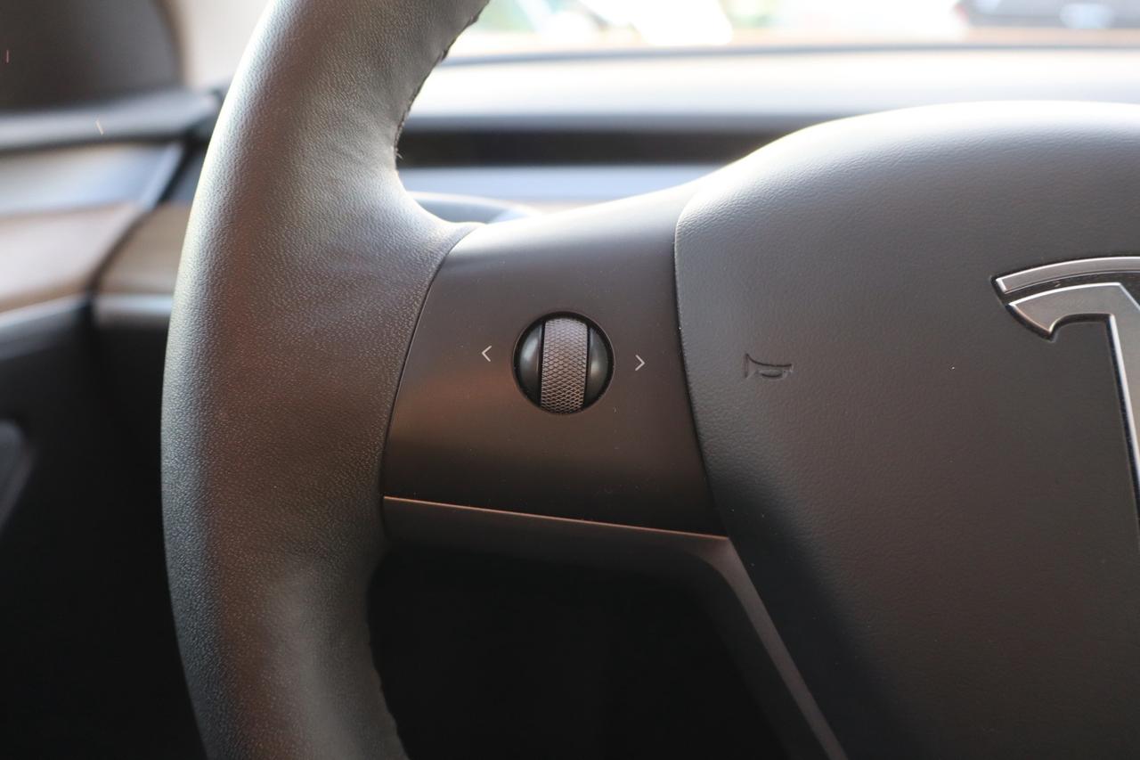 2023 Tesla Model Y Standard Range Plus   No Accident   Clean Carfax Photo