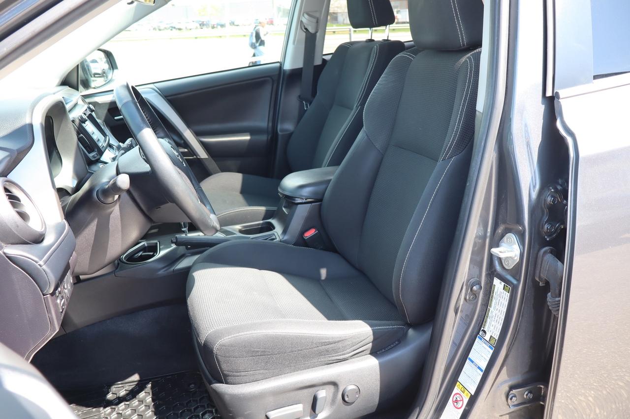 2018 Toyota RAV4 XLE AWD   No Accident   Clean Carfax   Safety Inlc Photo