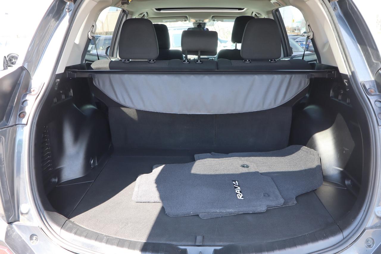 2018 Toyota RAV4 XLE AWD   No Accident   Clean Carfax   Safety Inlc Photo