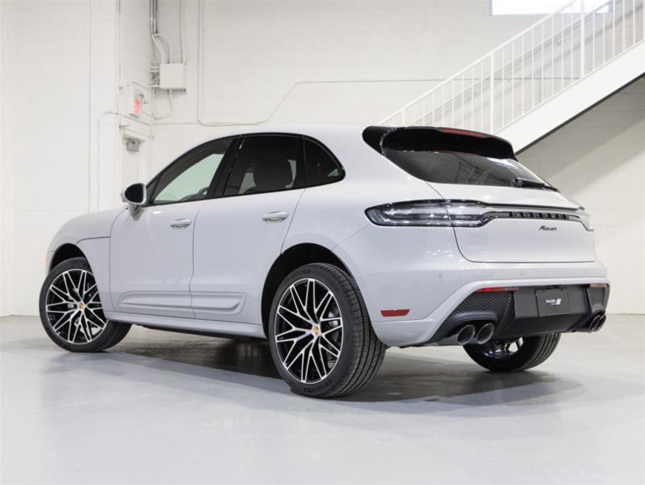 2026 Porsche Macan AWD Photo2