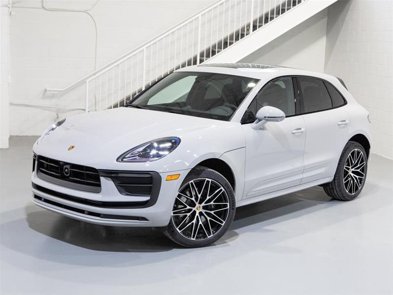 2026 Porsche Macan AWD Photo