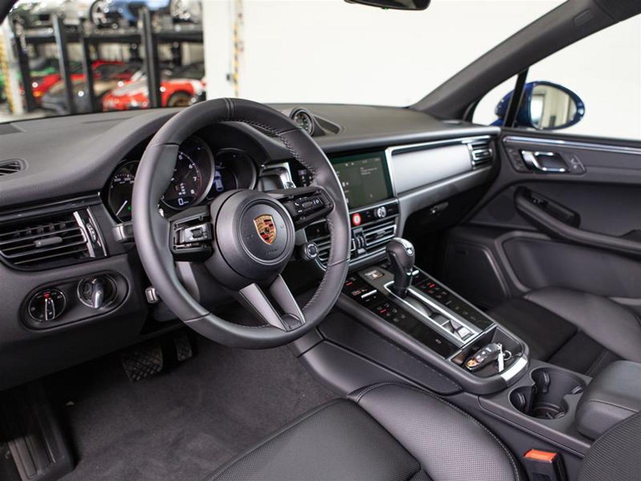 2026 Porsche Macan AWD Photo