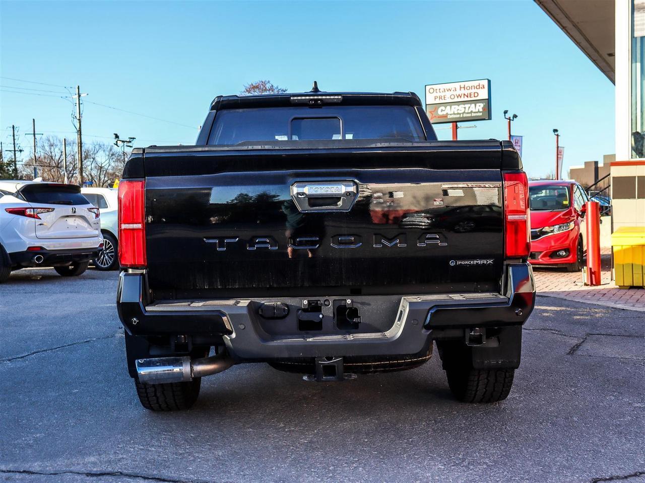 2025 Toyota Tacoma HYBRID SB DOUBLE CAB LIMITED Photo3
