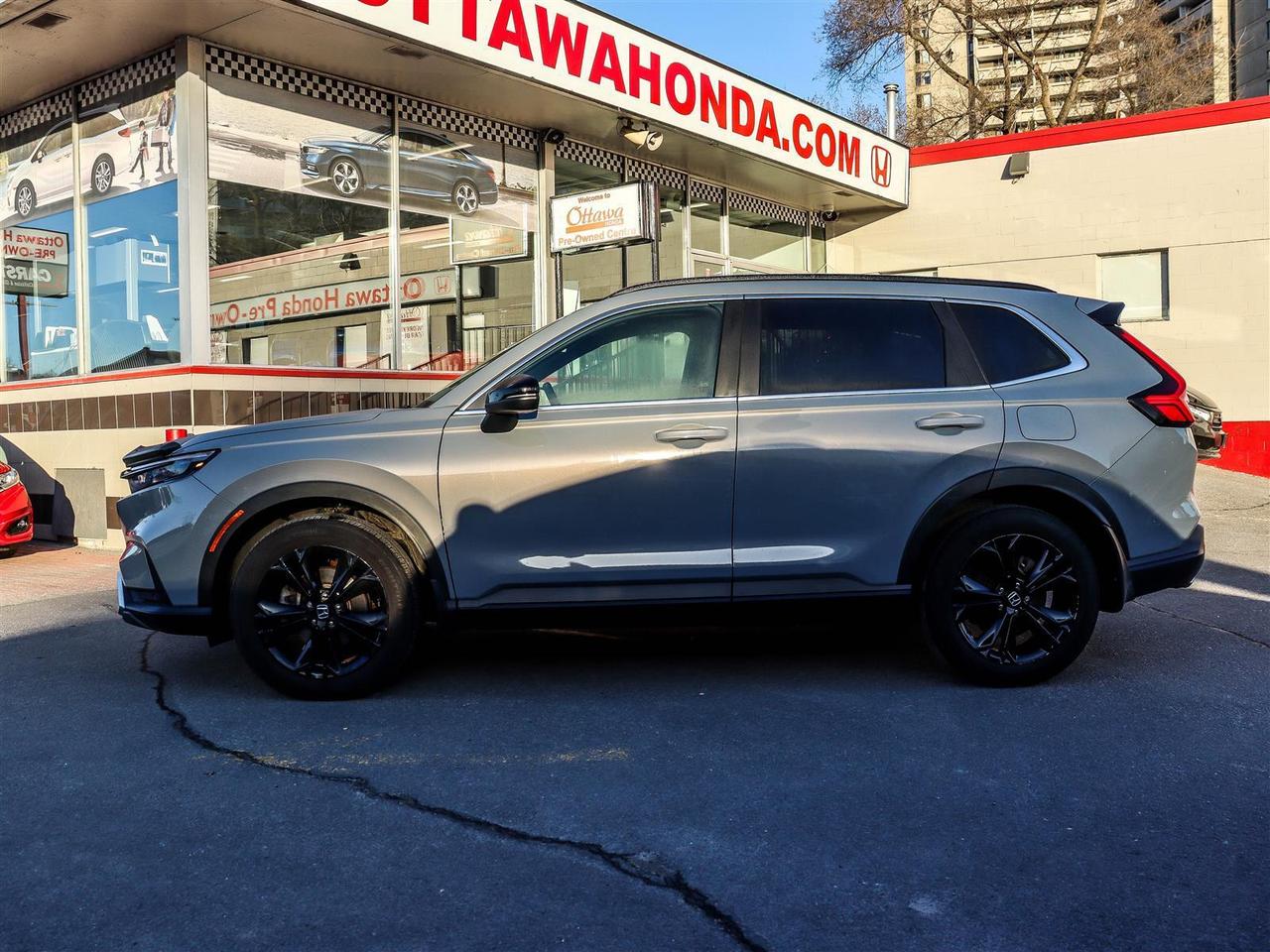 2023 Honda CR-V Hybrid Touring LEATHER NAVI SUNROOF Photo4