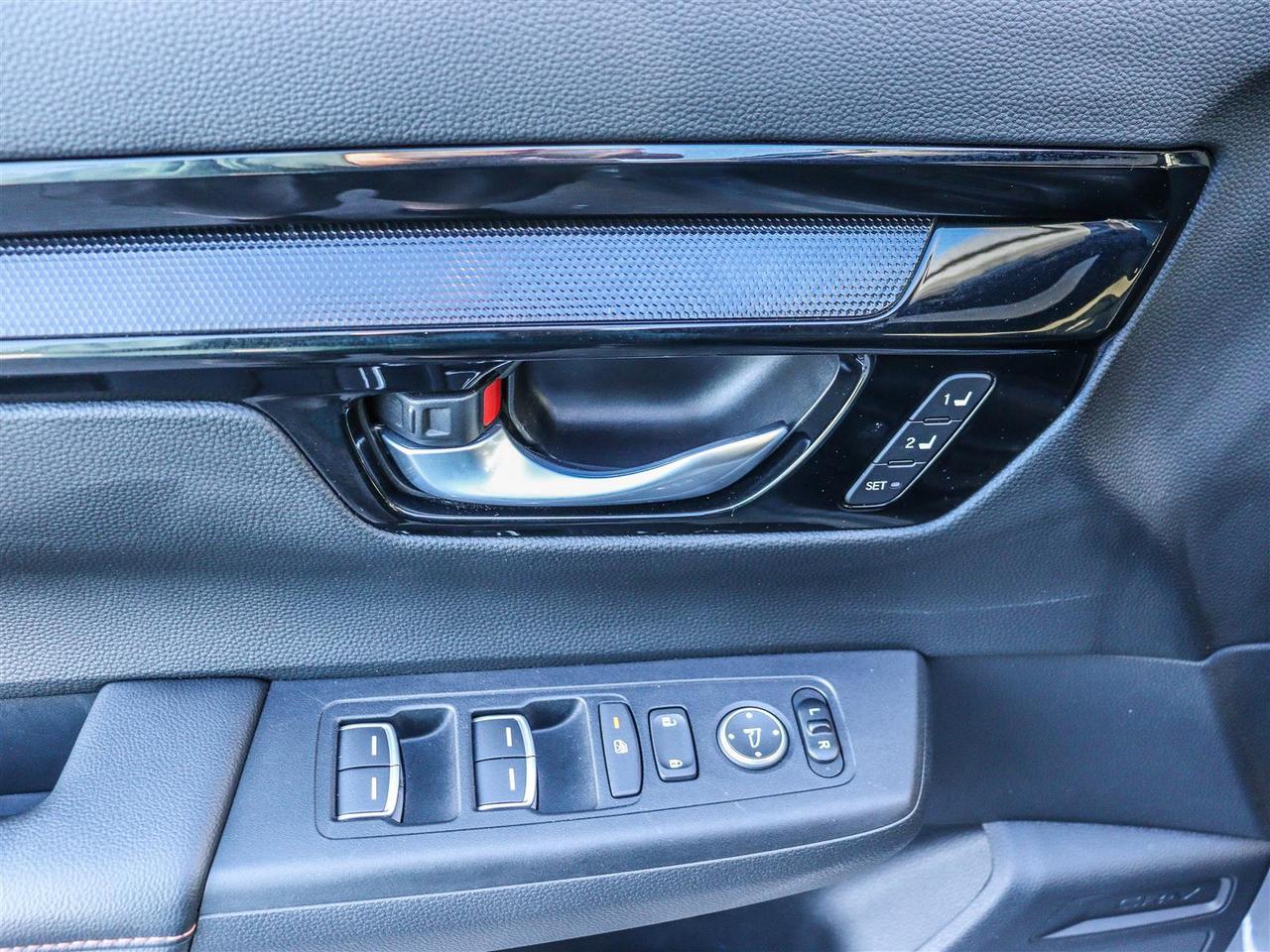2023 Honda CR-V Hybrid Touring LEATHER NAVI SUNROOF Photo
