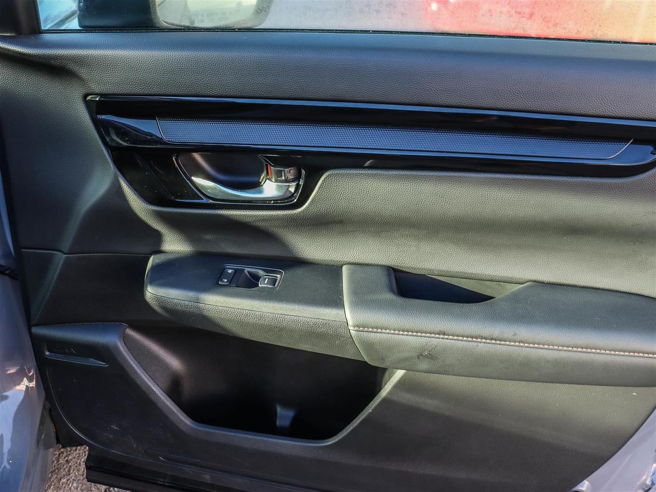 2023 Honda CR-V Hybrid Touring LEATHER NAVI SUNROOF Photo