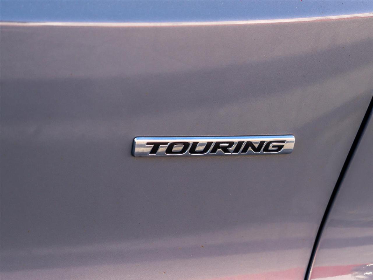 2023 Honda CR-V Hybrid Touring LEATHER NAVI SUNROOF Photo